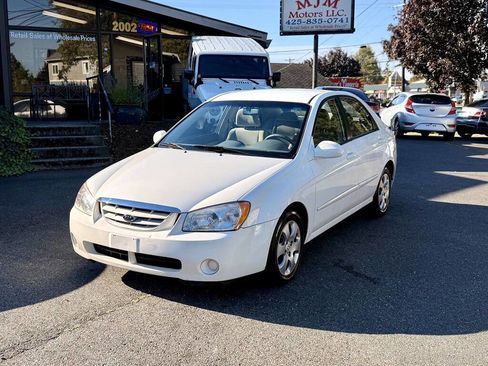 Used 2006 Kia Spectra EX image 2