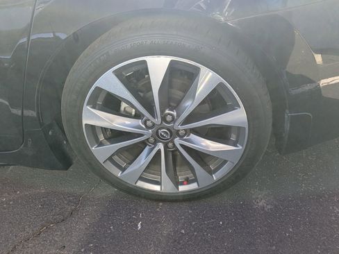 Used 2023 Nissan Maxima Platinum w/ Sport Mat Group FWD image 7