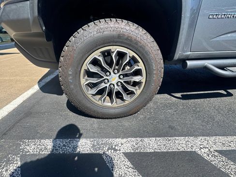 Used 2019 Chevrolet Colorado ZR2 AWD/4WD image 3