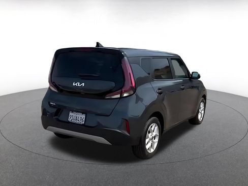 Used 2025 Kia Soul LX w/ LX Technology Package FWD image 14