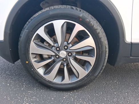Used 2021 Buick Encore Preferred AWD/4WD image 10