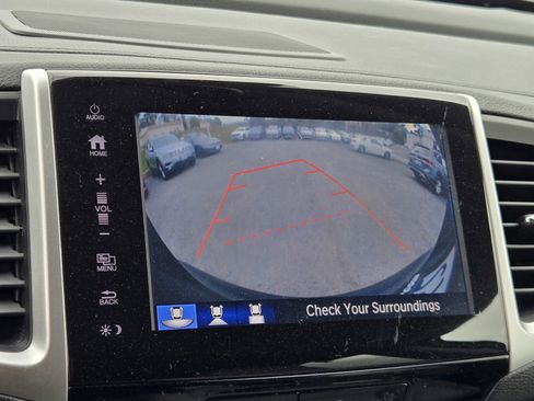 Used 2016 Honda Pilot Touring image 18