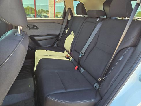 Used 2023 Nissan Rogue S FWD image 9