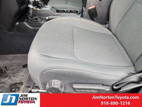 Used 2025 Jeep Wrangler Sport image 26