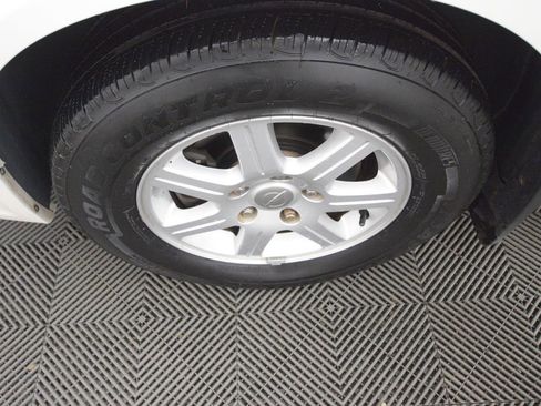 Used 2012 Chrysler Town & Country Touring image 21