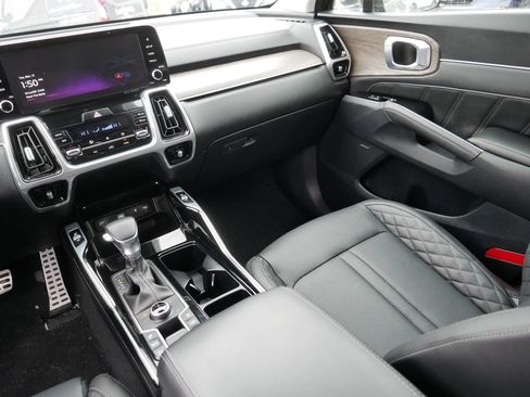 Certified 2023 Kia Sorento SX Prestige image 11