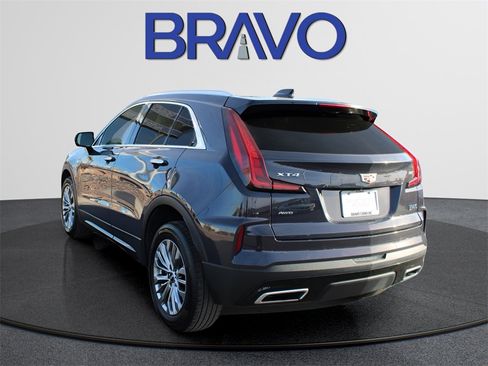 Used 2025 Cadillac XT4 Premium Luxury image 7