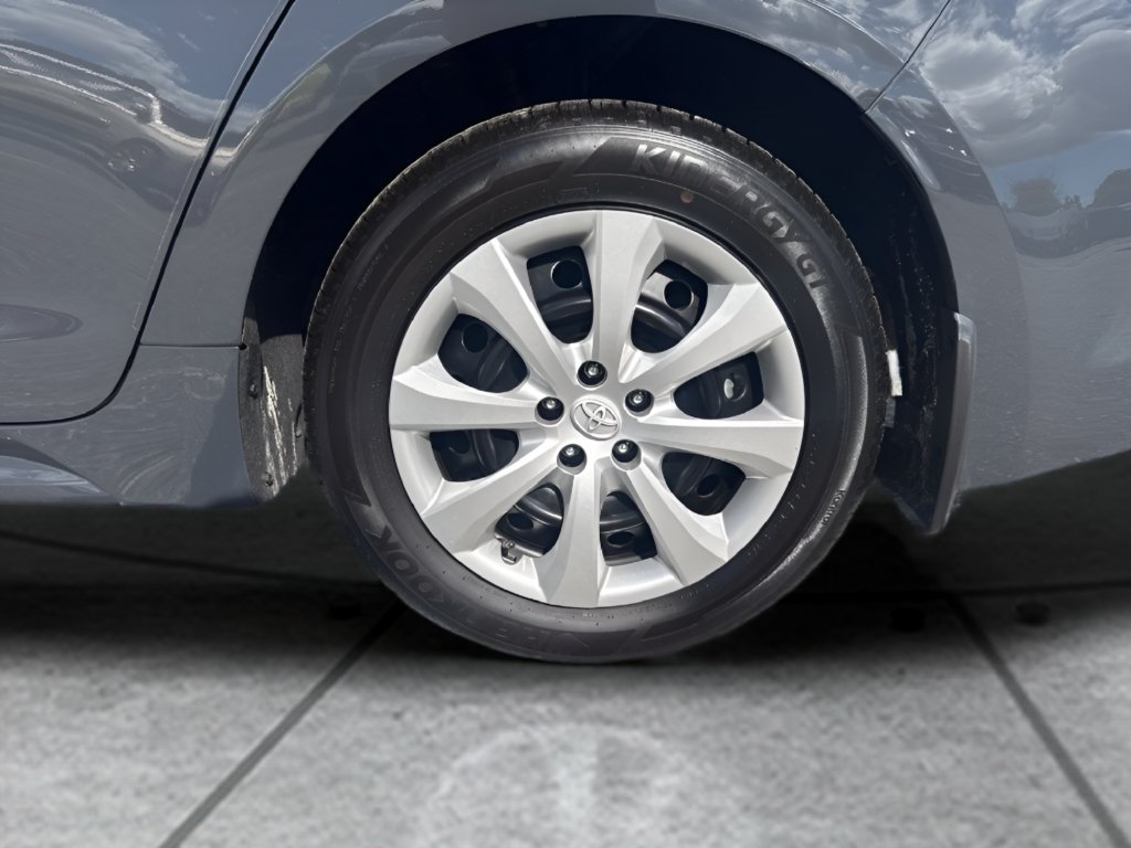 Used 2026 Toyota Corolla LE FWD image 27