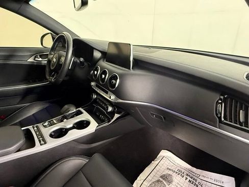 Used 2018 Kia Stinger GT2 AWD/4WD image 31