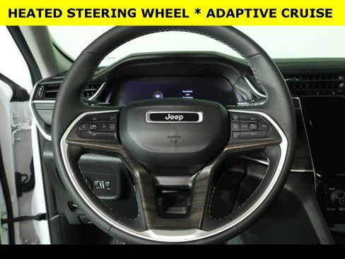 Used 2023 Jeep Grand Cherokee Limited w/ Black Appearance Package image 10