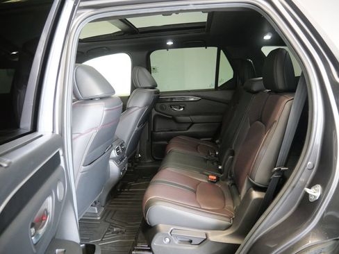 Used 2025 Honda Pilot Black Edition image 25