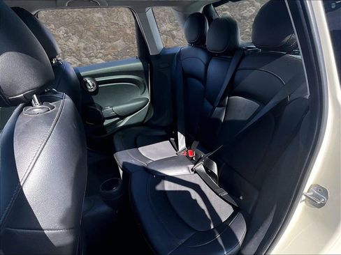 Used 2016 MINI Cooper 4-Door Hardtop image 22