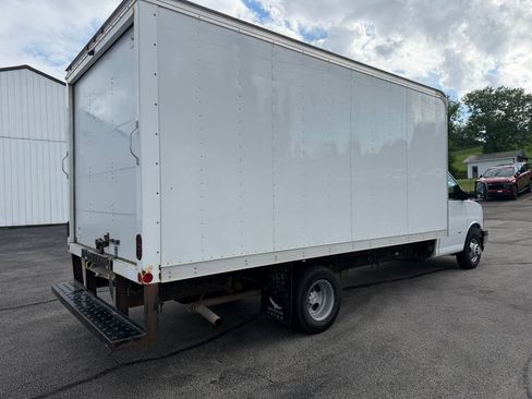 Used 2019 Chevrolet Express 3500 Extended w/ Power Convenience Package RWD image 6