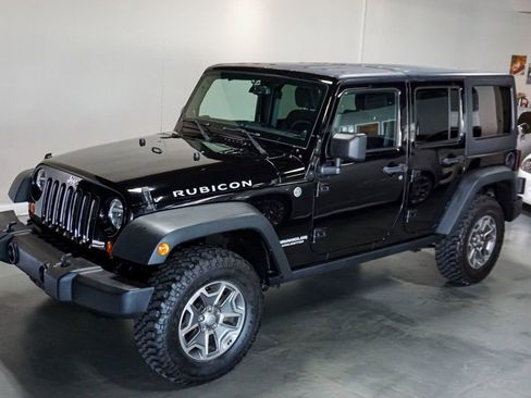Used 2013 Jeep Wrangler Unlimited Rubicon w/ Connectivity Group AWD/4WD image 40