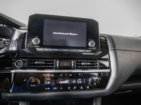 Used 2022 Nissan Pathfinder SV FWD image 27