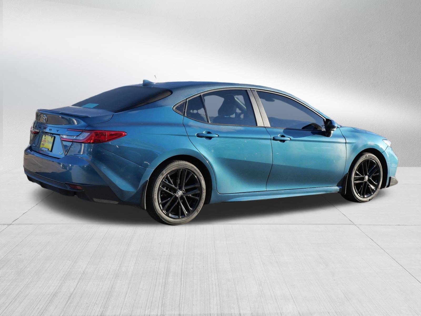 Used 2026 Toyota Camry SE w/ Convenience Package FWD image 8