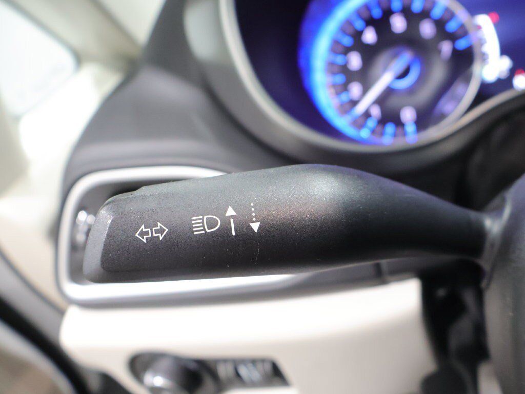 Used 2023 Chrysler Pacifica Touring-L FWD image 30