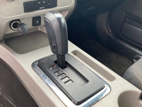 Used 2009 Ford Escape XLT image 8