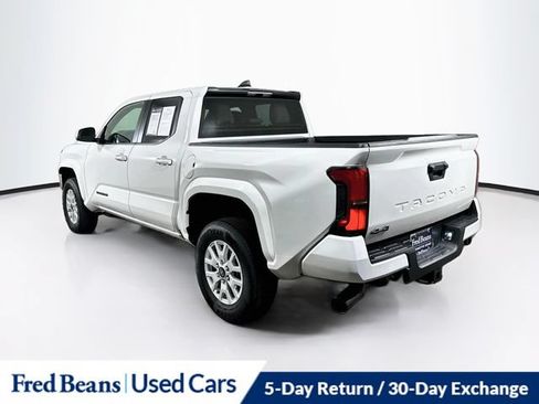 Used 2025 Toyota Tacoma SR5 AWD/4WD image 6