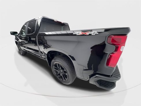Used 2025 Chevrolet Silverado 1500 Custom image 9