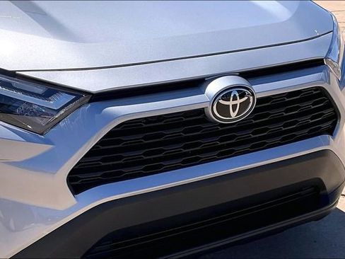 Used 2025 Toyota RAV4 XLE Premium FWD image 30