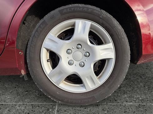 Used 2016 Toyota Camry LE image 10