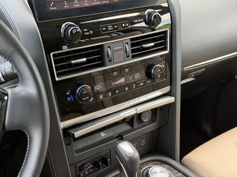 Used 2024 Nissan Armada Platinum w/ Captain's Chairs Package AWD/4WD image 38