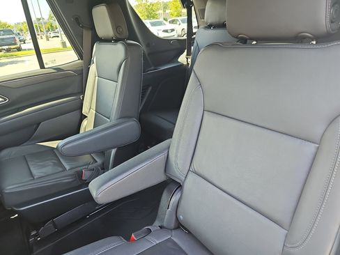 Used 2022 Chevrolet Tahoe Z71 w/ Luxury Package image 13