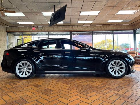 Used 2016 Tesla Model S 70D image 7