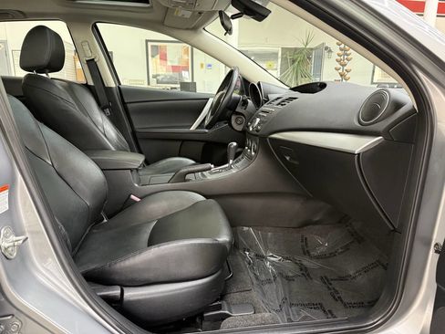 Used 2011 MAZDA MAZDA3 s Grand Touring w/ Tech Pkg FWD image 17
