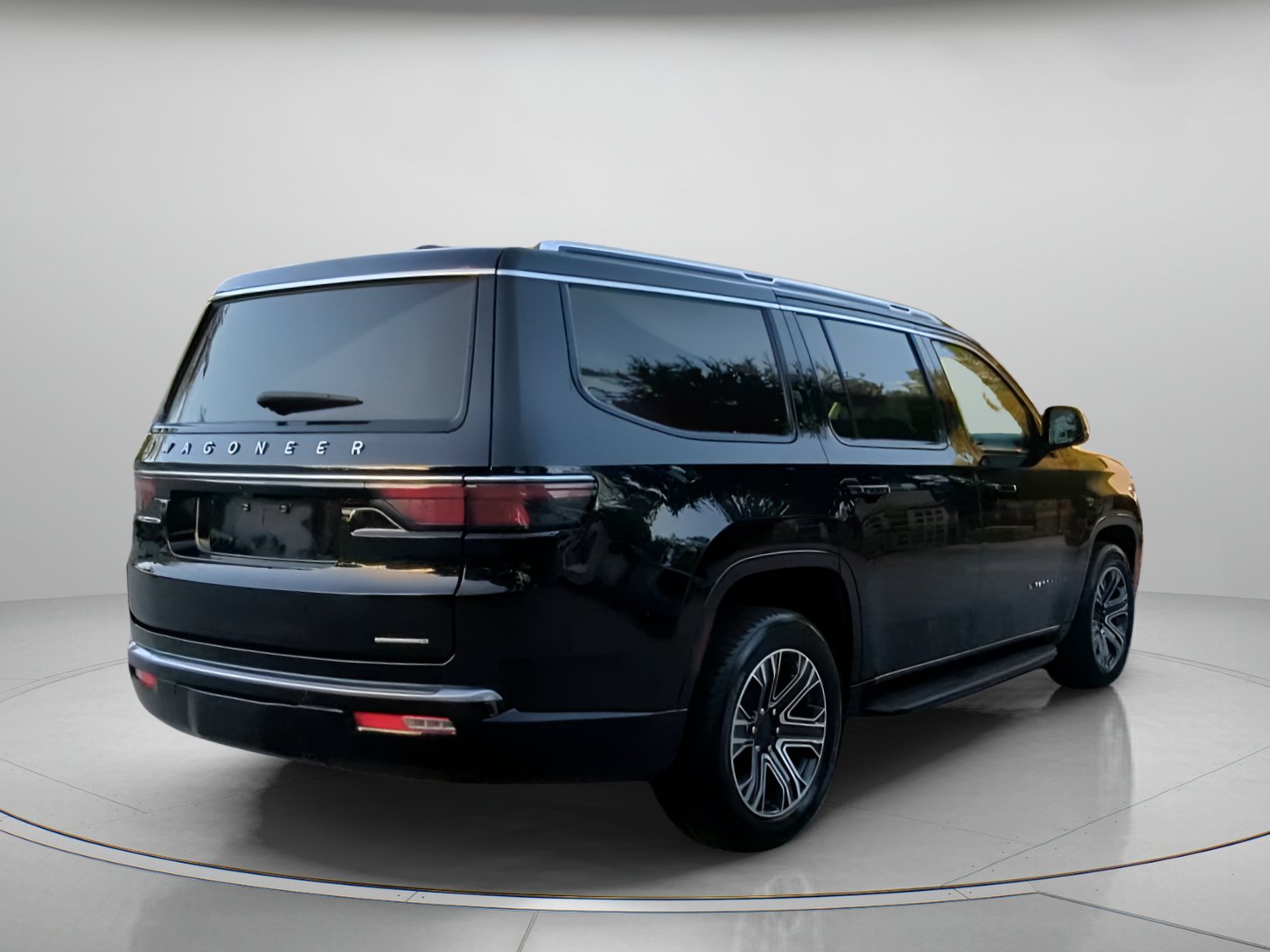 Used 2024 Jeep Wagoneer Series II AWD/4WD image 27
