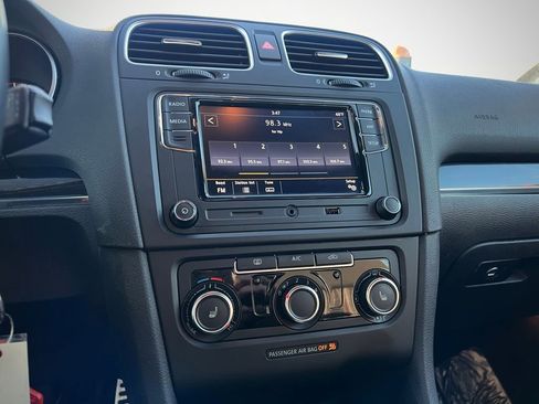 Used 2013 Volkswagen Golf 4-Door image 38