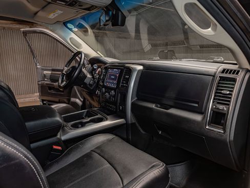 Used 2018 RAM 2500 Laramie w/ Sport Appearance Group AWD/4WD image 14