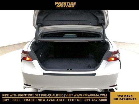 Used 2024 Toyota Camry SE image 40