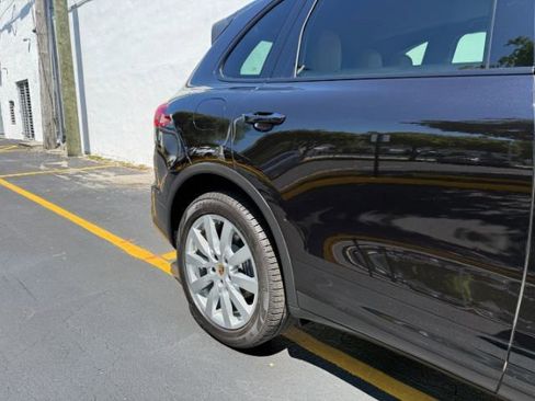 Used 2015 Porsche Cayenne Diesel image 9