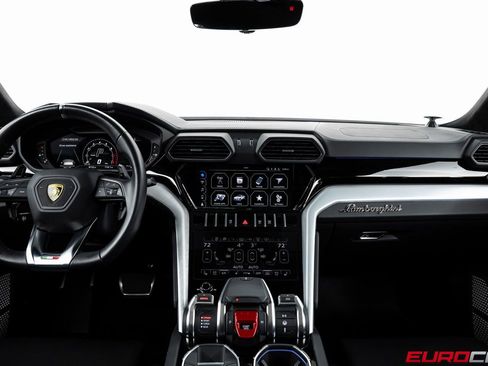 Used 2022 Lamborghini Urus image 24