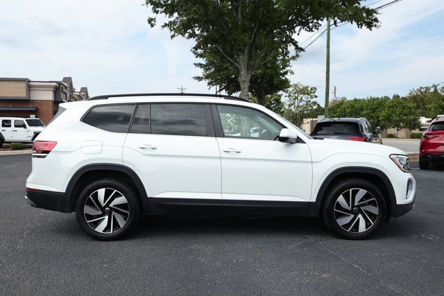 Used 2025 Volkswagen Atlas SE AWD/4WD image 4