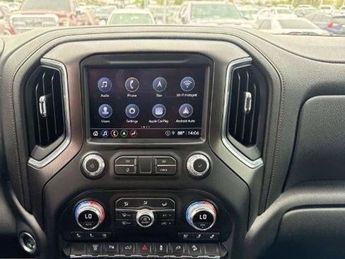 Used 2021 GMC Sierra 2500 AT4 w/ AT4 Preferred Package AWD/4WD image 9
