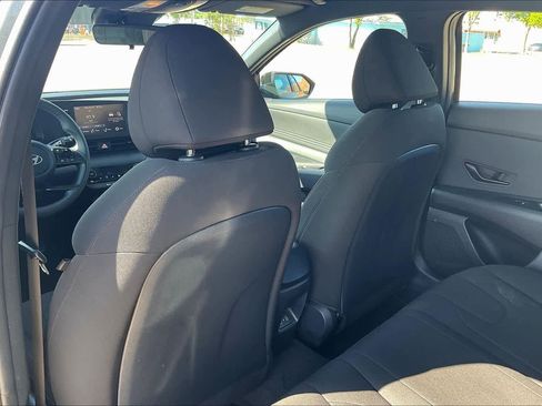 Used 2025 Hyundai Elantra Sport image 12