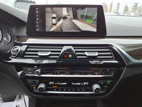 Used 2019 BMW 540i xDrive w/ Premium Package image 22