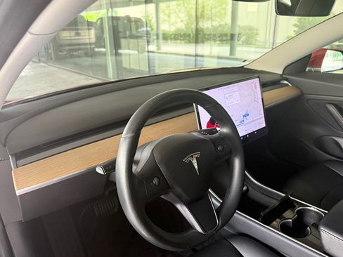 Used 2018 Tesla Model 3 Long Range image 4