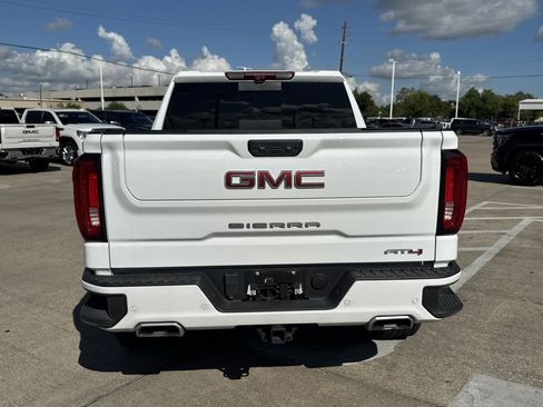Used 2025 GMC Sierra 1500 AT4 w/ AT4 Premium Package AWD/4WD image 2