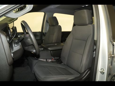 Used 2022 Chevrolet Silverado 2500 Custom w/ Custom Value Package AWD/4WD image 13