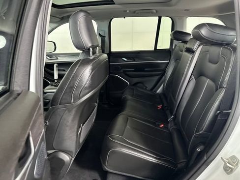 Used 2023 Jeep Grand Cherokee 30th Anniversary image 25