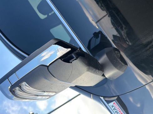 Used 2024 GMC Sierra 2500 Denali w/ Technology Package image 2