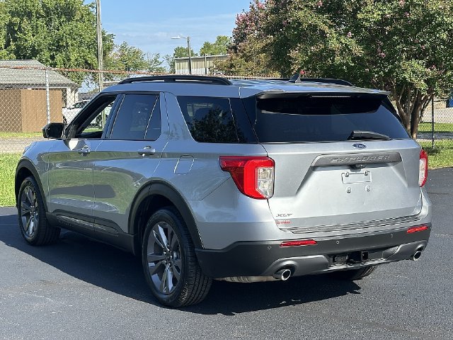 Used 2022 Ford Explorer XLT w/ Equipment Group 202A RWD image 6