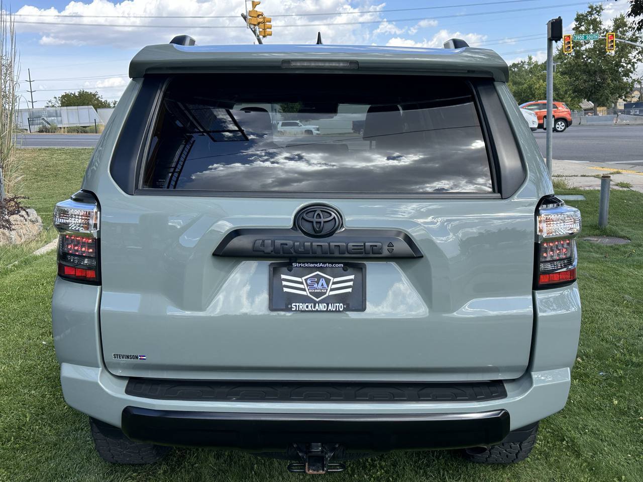 Used 2023 Toyota 4Runner TRD Off-Road Premium w/ Off Road Premium Plus Package AWD/4WD image 8