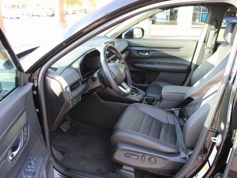 Used 2025 Honda CR-V Sport-L image 9