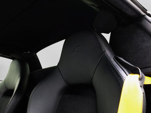 Used 2020 McLaren 600LT Spider RWD image 22