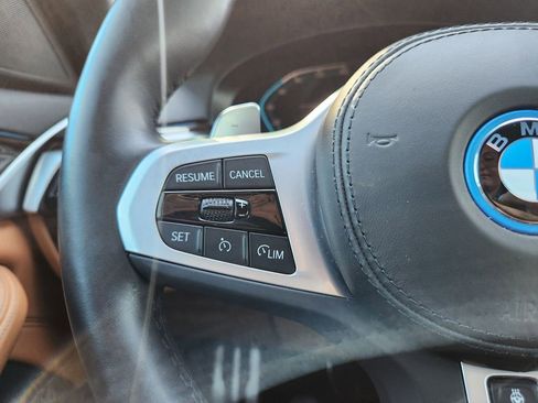 Used 2022 BMW 530e xDrive w/ M Sport Package image 22